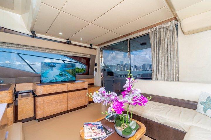 Private Luxury Yacht Experience in Miami with 2 Jet Skis Included
