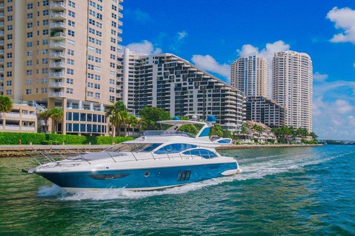 Private Luxury Yacht Experience in Miami with 2 Jet Skis Included
