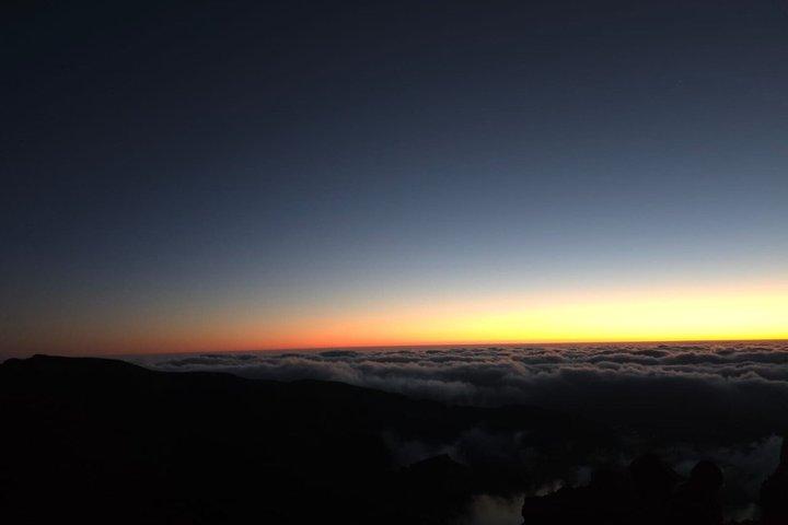 Sunrise Tour at Pico do Arieiro Above the Clouds Experience
