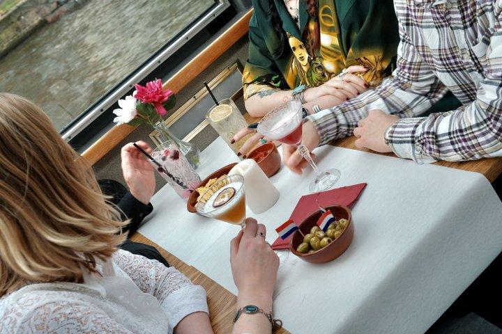 Amsterdam Evening Cocktail Cruise with snacks
