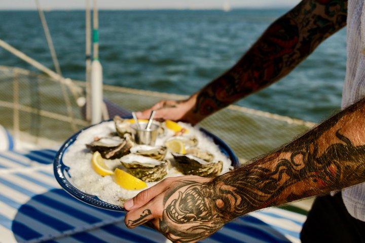 Oyster Tasting Sailboat Tour in Lisbon with Green Wine