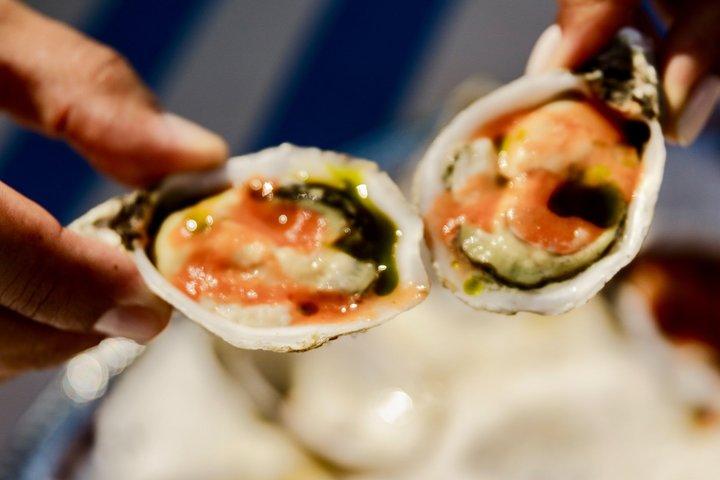 Oyster Tasting Sailboat Tour in Lisbon with Green Wine