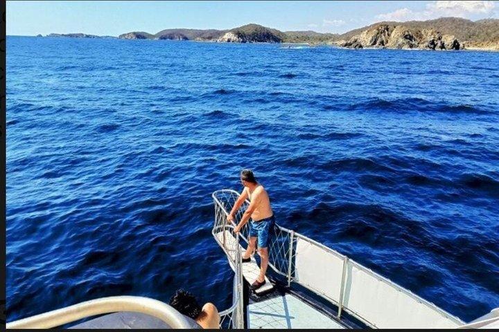 Catamaran Tour of the Bays of Huatulco