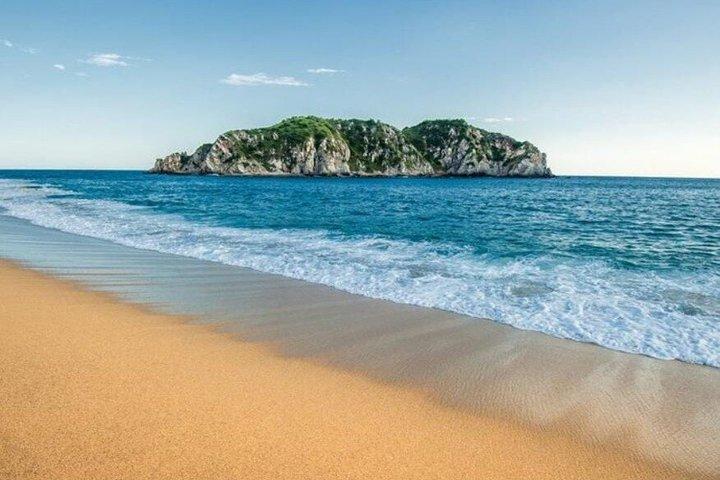 Catamaran Tour of the Bays of Huatulco