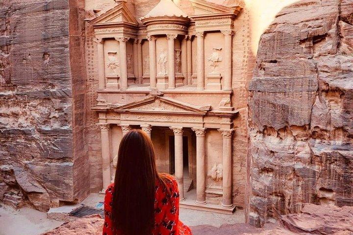 Petra and Salt Beach Private Guided Tour