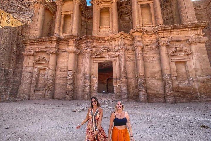 Petra and Salt Beach Private Guided Tour