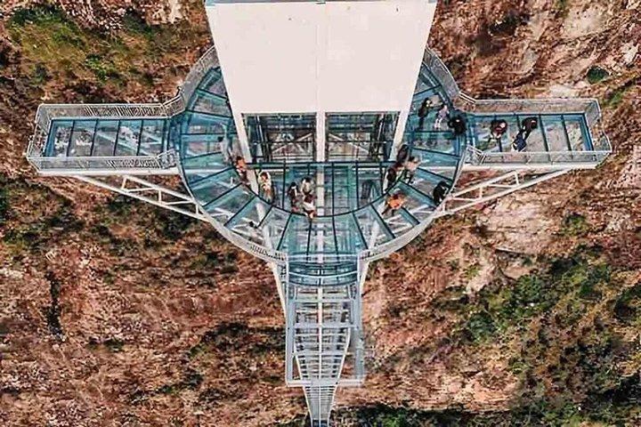 Sapa Glass Bridge, Silver Waterfall & O Quy Ho Pass Half-Day Tour