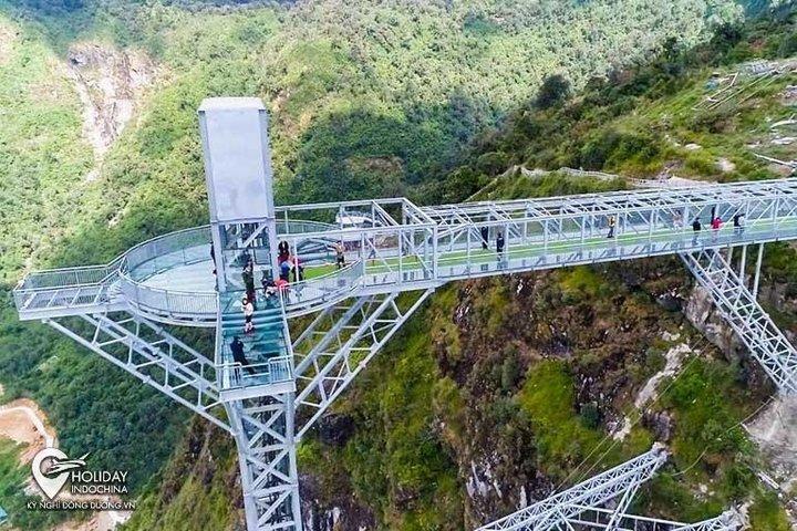 Sapa Glass Bridge, Silver Waterfall & O Quy Ho Pass Half-Day Tour