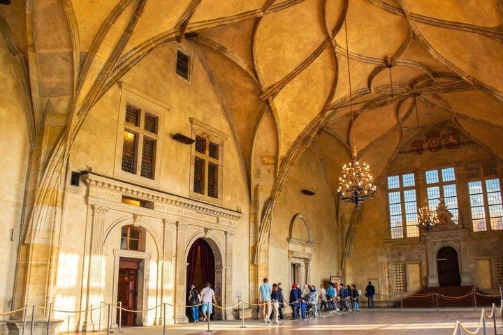 Prague Castle: Admission Ticket With Bus Transfer And Audioguide