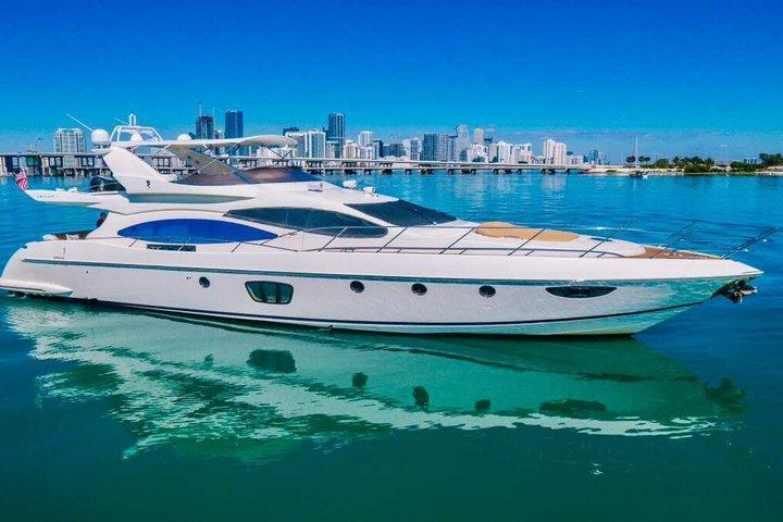 Private Luxury Azimut with 2 Jet Skis Included