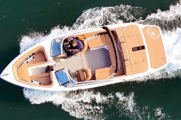 2 Hours with Speedboat Limousine Bowrider on Lake Como