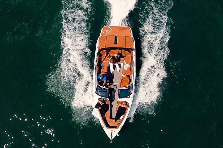 2 Hours with Speedboat Limousine Bowrider on Lake Como