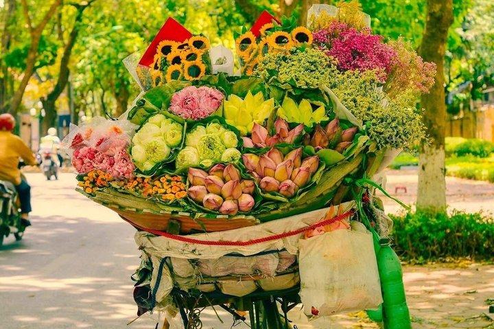 Private Hanoi Cycling Sightseeing & Street Food Tour By Bike