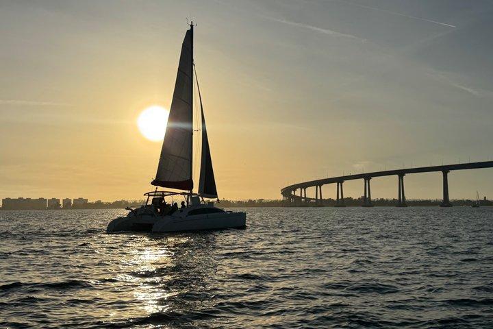 2.5-Hour Small-Group Catamaran Sail with Drinks