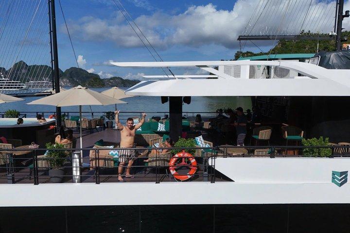 Catamaran Premium Cruise Halong Luxury Day Tour from Hanoi