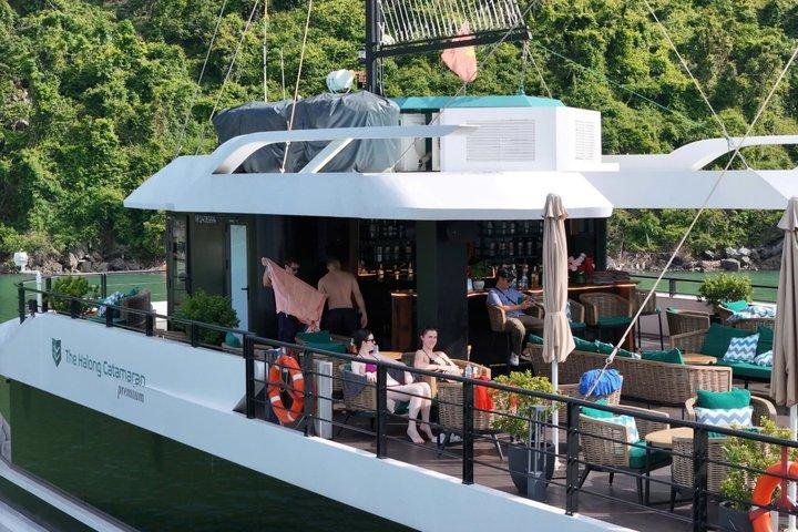 Lan Ha Bay Luxury Day Trip in Catamaran Cruise