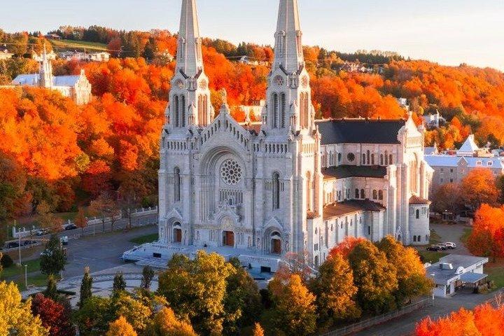 Private Tour to the Falls Montmorency & Basilica of Saint Anne