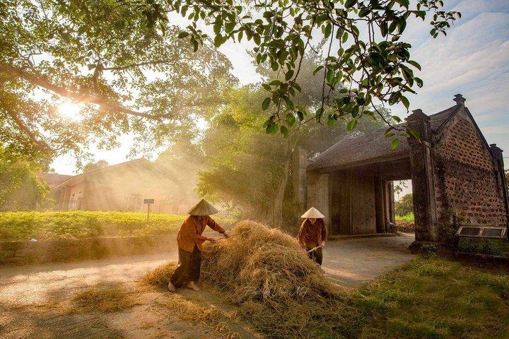 Explore Duong Lam Ancient Village from Hanoi by Jeep