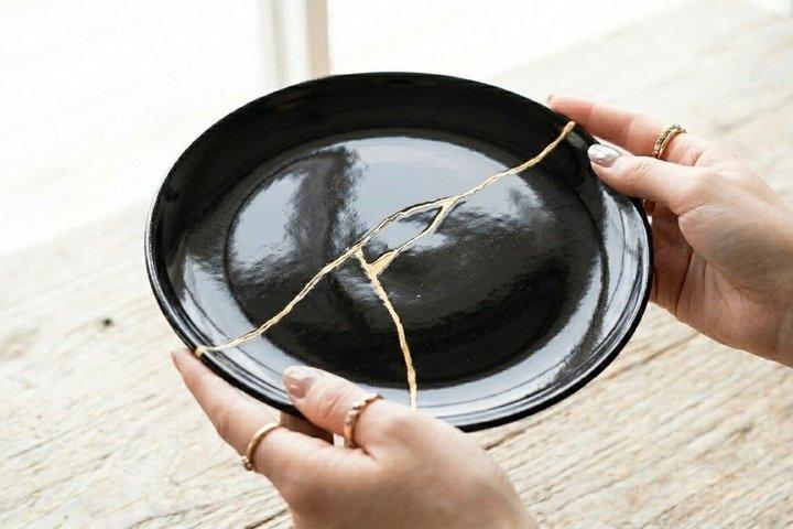 Kyoto Traditional Kintsugi Repair Experience in Central Kyoto