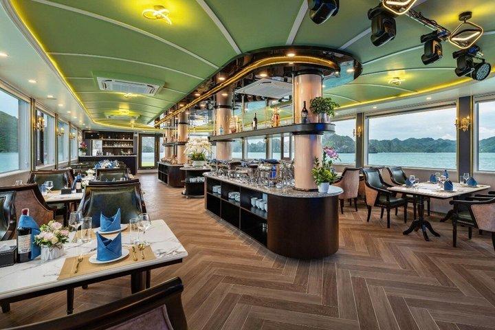 Hanoi: 5-Star Halong Bay Cruise with Kayak, Tasty Lunch & Jacuzzi