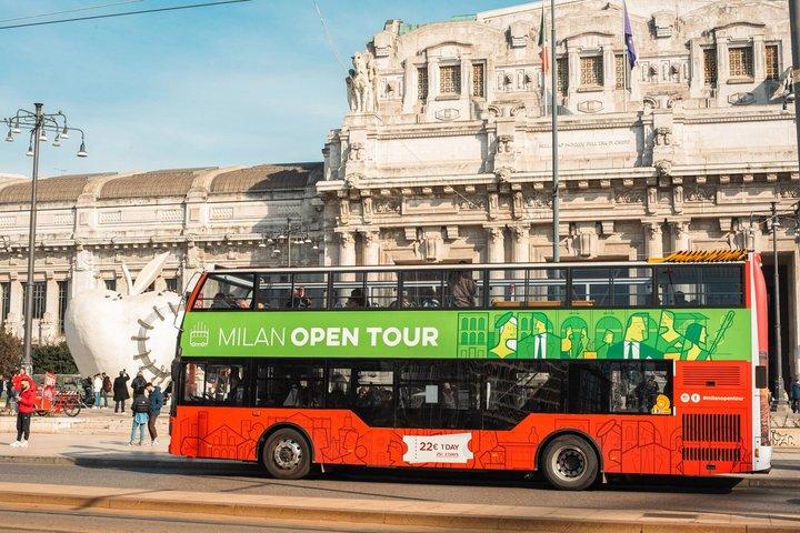 24-Hour "Gray Line" Milan Hop-On Hop-Off Tour with Audio Guide