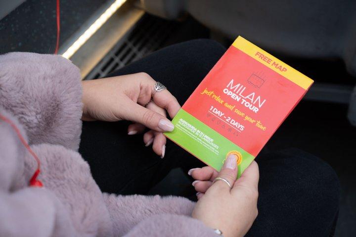 24-Hour "Gray Line" Milan Hop-On Hop-Off Tour with Audio Guide