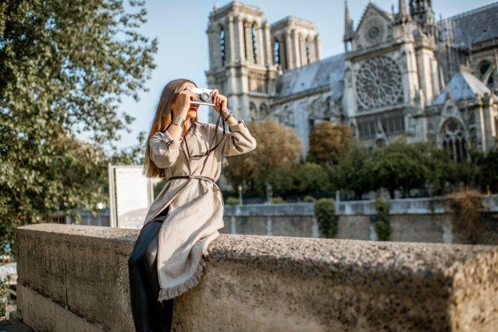 Île de la Cité Guided Tour & Audio-Guided Visit of Notre-Dame