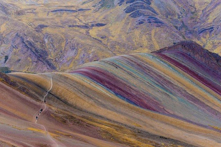 Private Tour to Palcoyo Rainbow Mountain with meals