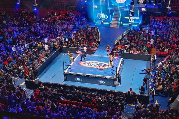 Wrestling Night at Arena Mexico