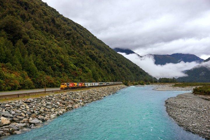 TranzAlpine Train & Small Group Tour to Arthurs Pass with Lunch