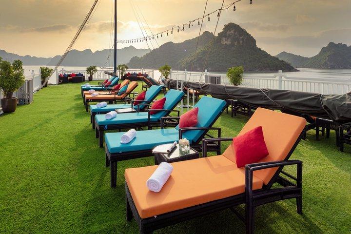 3 Day Aurora Luxury Cruise Lan Ha Bay and Viet Hai Village