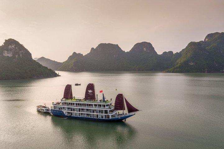 Aurora Luxury 2D1N Cruise Lan Ha Bay and Cooking Class