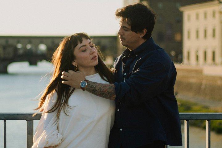 Book a romantic photoshoot in Florence