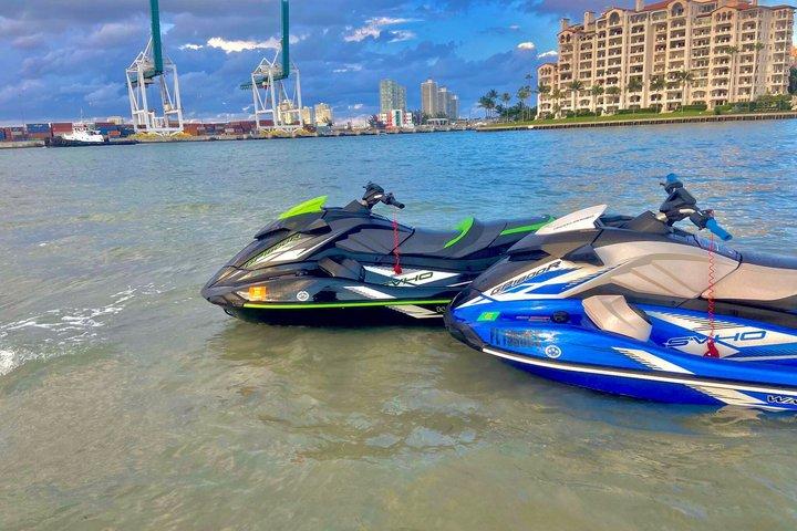 Jet Ski Rental Miami Ride in Byscayne Bay and Skyline View