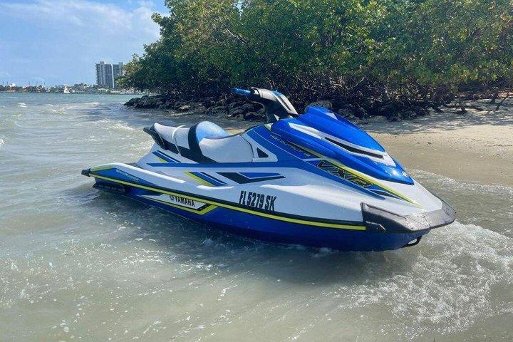 Jet Ski Rental Miami Ride in Byscayne Bay and Skyline View