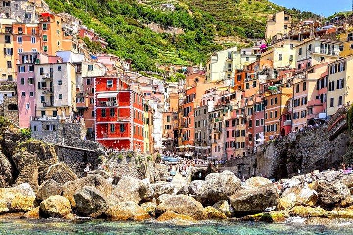 Cinque Terre EXCLUSIVE BOAT TOUR