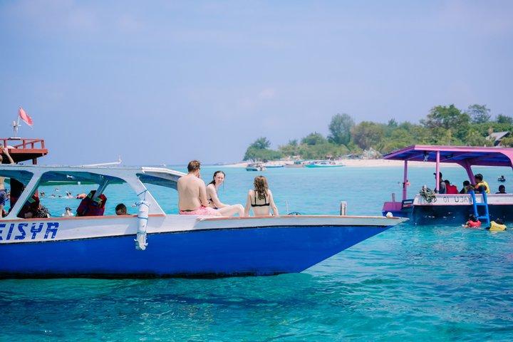 Turtle Snorkeling and Underwater Statues Tour from Gili Air