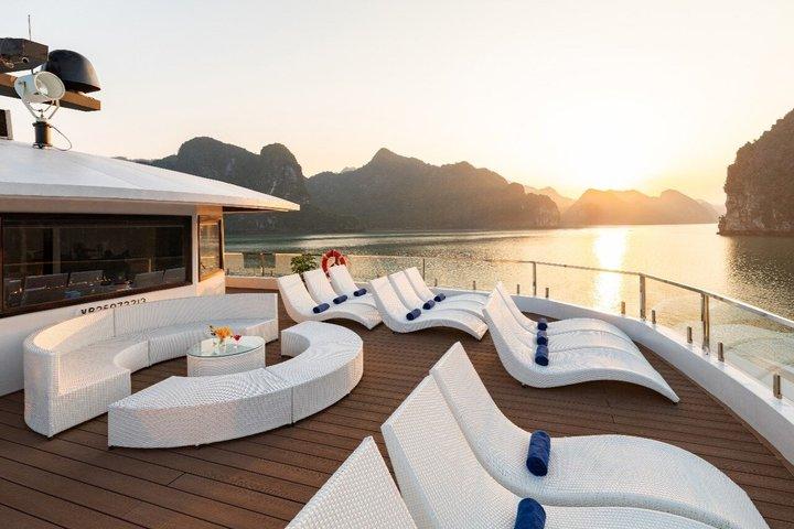 Hanoi: Hera Luxury 5-Star Day Cruise through Ha Long & Lan Ha Bay