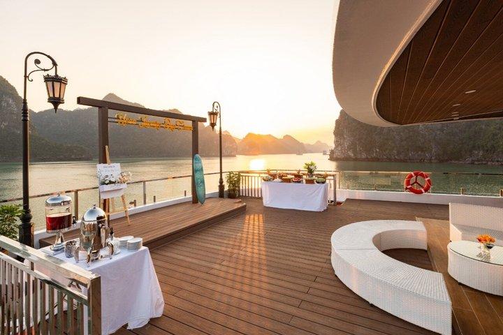 Hera Luxury Cruise: Top Choice for Luxurious Lan Ha Bay Day Trip
