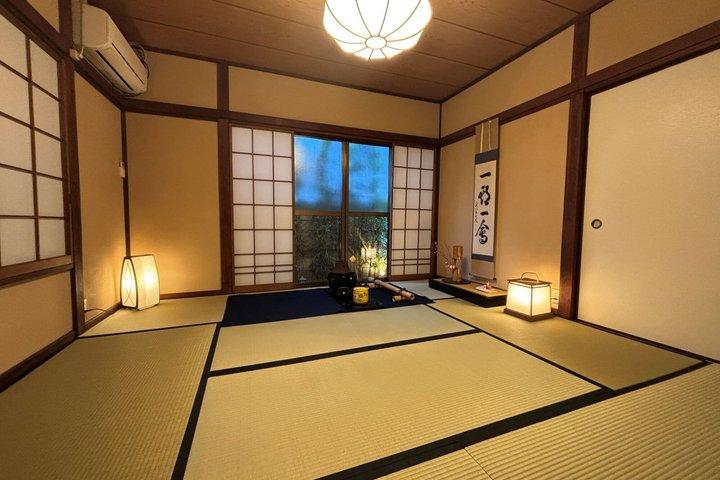 Tea Ceremony Workshop in Tokyo by the Official Instructor