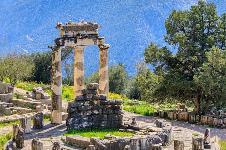 Delphi and Osios Loukas Monastery Day Tour from Athens