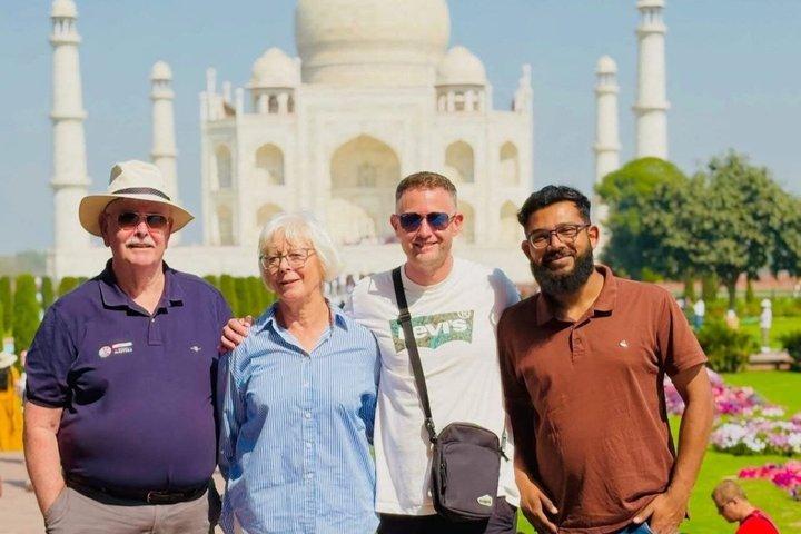 From Delhi: Private Taj Mahal & Agra Guided Tour with Transfer