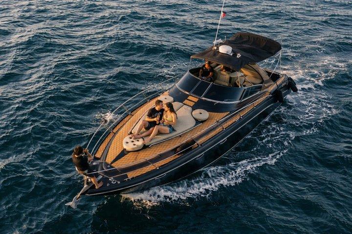Private 40ft Yacht in Los Cabos with Drinks and Activities