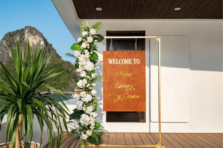 Hera Luxury Day Cruise with Lion Dance and Water Slide