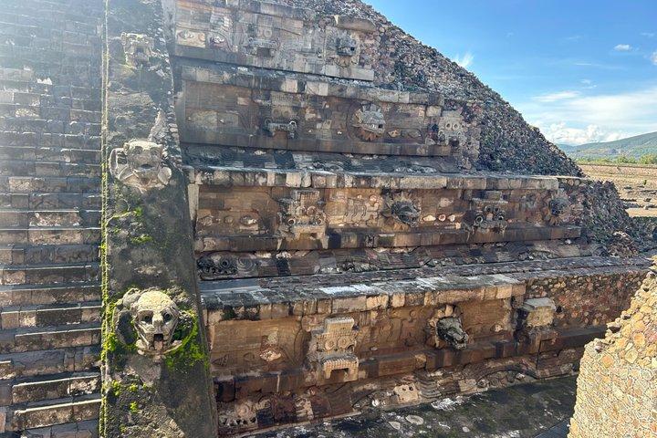 Teotihuacán Tour History and Archaeology and Mexican Food