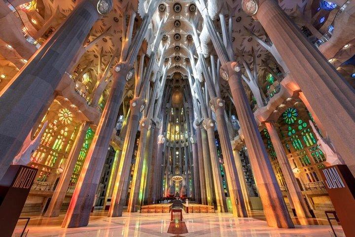 Sagrada Familia Semi Private Tour Skip-the-line