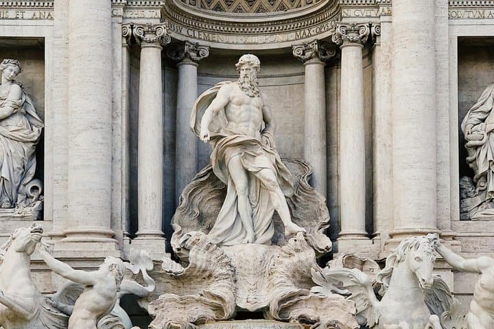 Trevi Fountain Small Group Tour and Entry Tickets