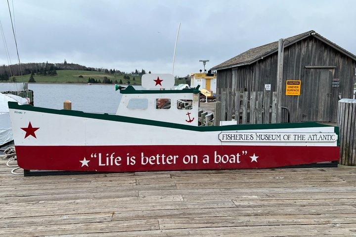 Private Peggy’s Cove, Mahone Bay & Lunenburg Tour From Halifax