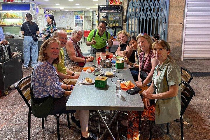 Phnom Penh: 4 hours Evening City Highlights Vespa or Tuk Tuk