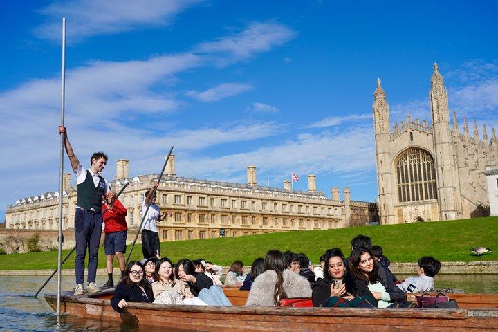 Cambridge Student-Led Shared Punting Tour (English or Chinese)